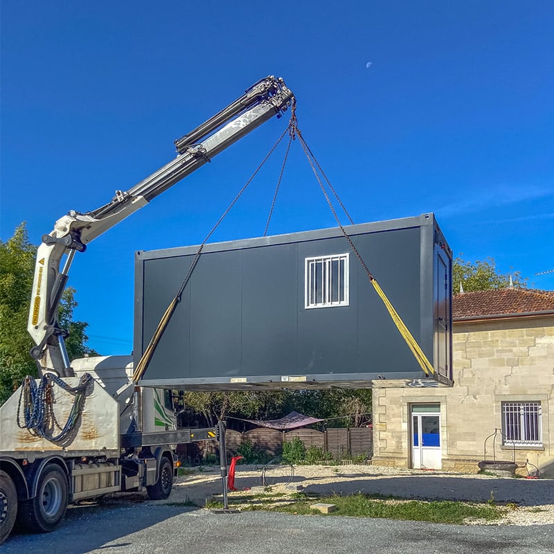 livraison d'un préfabriqué aménagé en Gironde