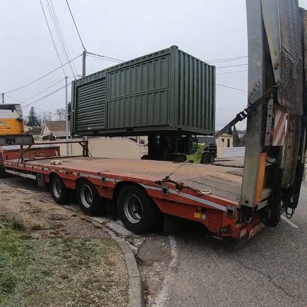 livraison par camion conteneur