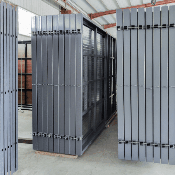 Vue d’un container de stockage compact et solide.