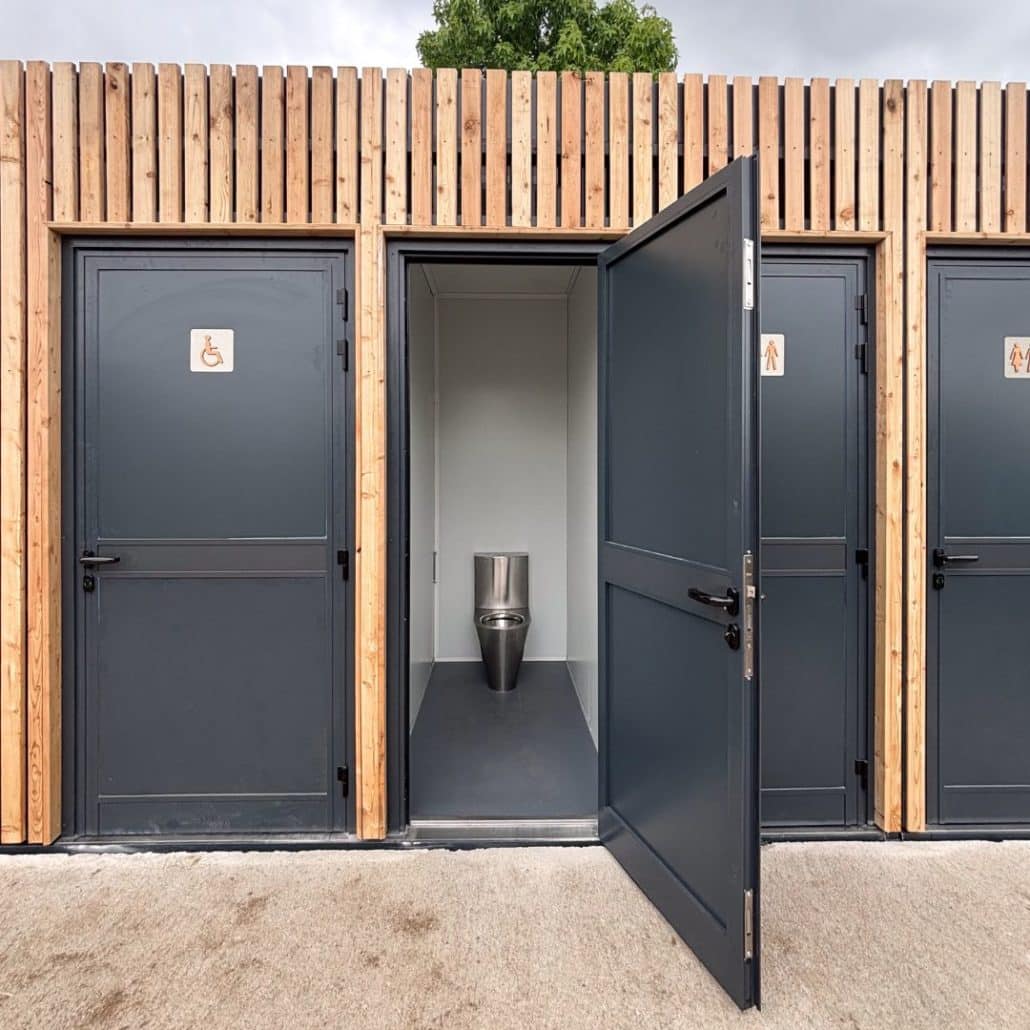 Bungalow sanitaire extérieur