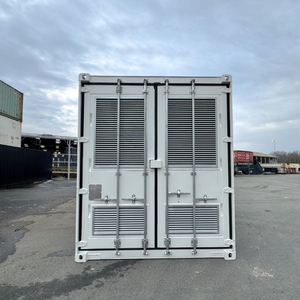 Container shelter armée