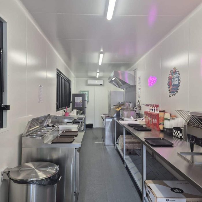 Aménagement intérieur de container snack professionnel