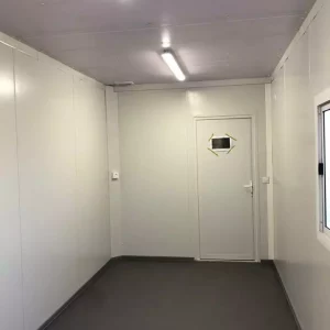 Laboratoire dans un préfabriqué modulaire pour le secteur alimentaire.